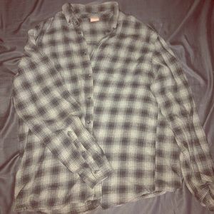 Men’s flannel button up shirt
